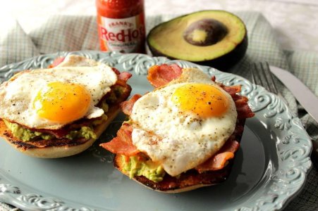 avocado-toast-with-bacon-and-egg-1.jpg