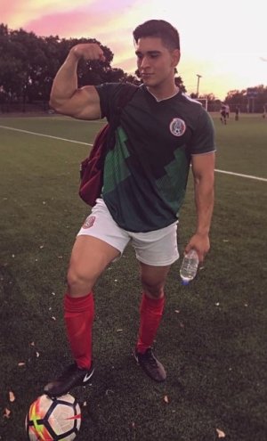 Latino Muscle (23).jpg