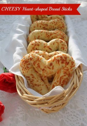 Cheesy-Heart-Shaped-Bread-Sticks.jpg