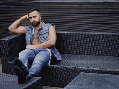 denim 2140453 Mach0Man4YOU-male-live-sex-chat-7.jpg