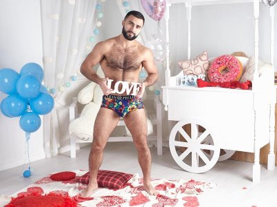 Valentine Mach0Man4YOU-male-live-chat-1.jpg