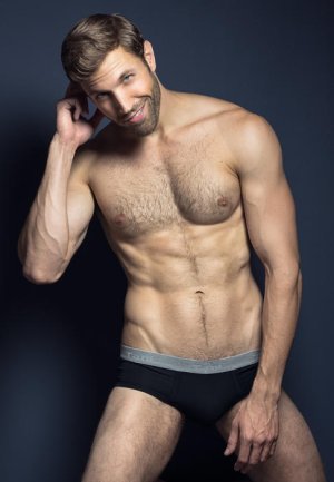 Adon Magazine DSC_8673.jpg