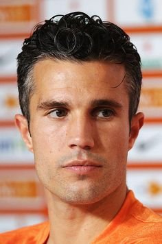20269d46271ed8470a4974c993a66556--van-persie-robin-van.jpg