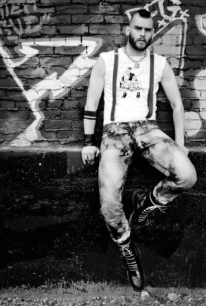 bw tumblr_mo6tnxyN6dF1ro206po1_r1_400.jpg