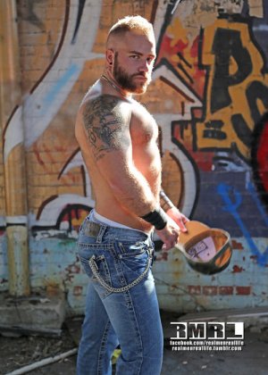 Real-Men-Real-Life-Photography-by-John-Edward-Fink tumblr_mvqwewv3vJ1sxc75so2_1280.jpg