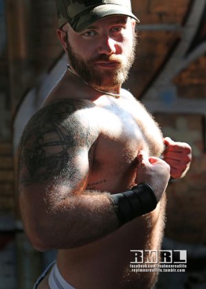 Real-Men-Real-Life-Photography-by-John-Edward-Fink tumblr_mvqwewv3vJ1sxc75so4_1280.jpg