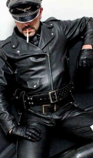 leather1.jpg