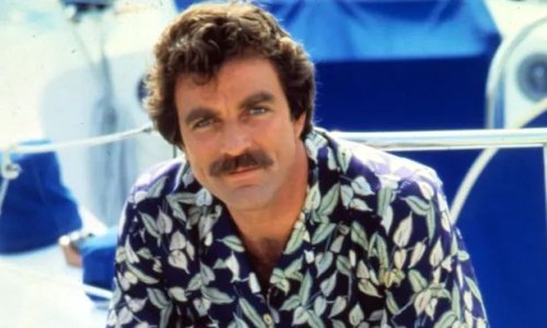 tomselleck.jpg