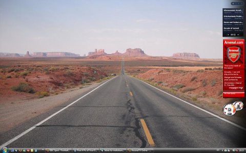 pic of my desktop.jpg