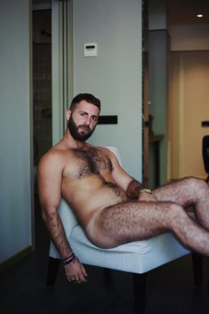 EGq8YnKW4AACru2 photographed by Sam Morris.jpg