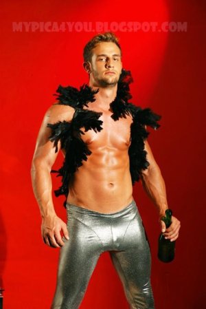 Alan Esteves 08 GMagazine_April (27).jpg