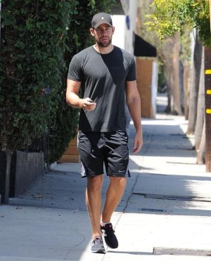 John+Krasinski+Leaving+Gym+West+Hollywood OB4Ev-a4cbSx.jpg
