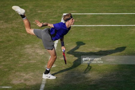 STUTTGART-GERMANY-JUNE-10-Denis-Shapovalov-of-Canada-in-action-during-his-match-against-Felicano.jpg