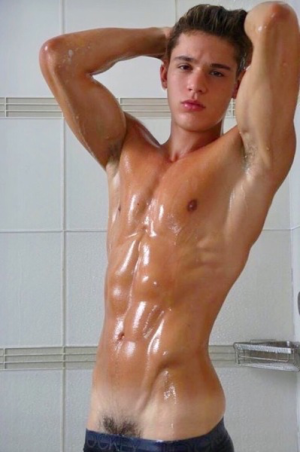 tumblr_896043c1592c027cc5aa88a39c78a883_d7d7ca55_400 (1).png