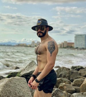 3 EhGFmiYXkAIjo1Y.jpg