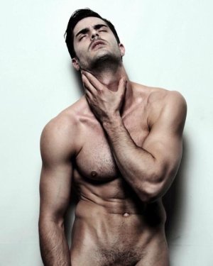 Chema Malavia ChYxasEWIAAzDvn.jpg