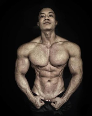 Alex Ang Singapore Fitness Model Asian Muscle 1.jpg