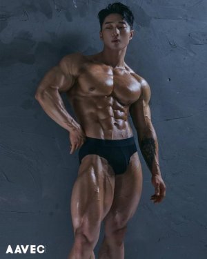 Cheol Hoon Choi Korean Bodybuilder Asian Muscle 5.jpg