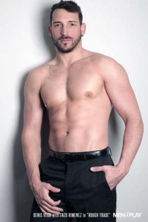 men-at-play-enzo-rimenez-fucks-denis-vega-000e.jpg