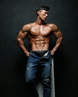 Arnold Park Korean Bodybuilder Asian Muscle 3.jpg