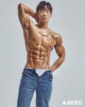 Min Seong Park Korean Fitness Model Asian Muscle 2.jpg