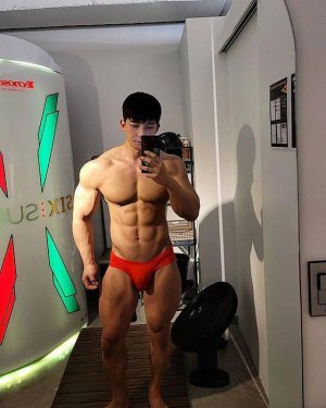 Unknown Korean Fitness Model Asian Muscle 7.jpg