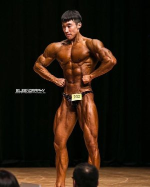 Ki Hyun Kim Korean Bodybuilder Asian Muscle 1.jpg