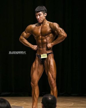 Ki Hyun Kim Korean Bodybuilder Asian Muscle 5.jpg