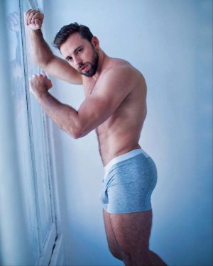 underwear 75642476.jpg