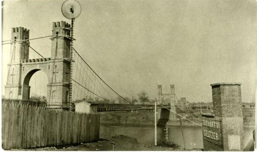 Waco Suspension Bridge 01.jpg