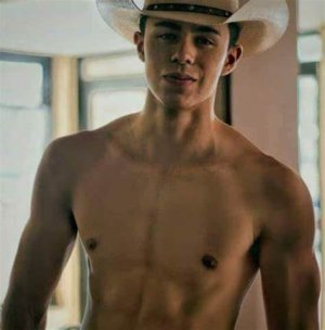 Latino Muscle (30).jpg