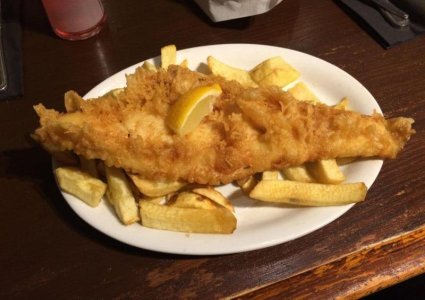 Papa's fish and chips, Scarborough.jpg