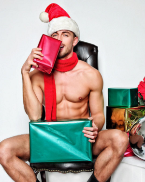 13 Super Hot Santas I Want For Christmas - I AM MANCHIC.png