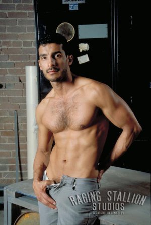 3 Miguel-Leonn-02.jpg