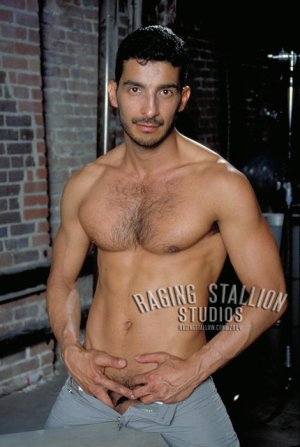 5 Miguel-Leonn-05.jpg