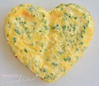 Heart-Shaped-Food-Valentines-Day-Miss-Foodie1_1.jpg