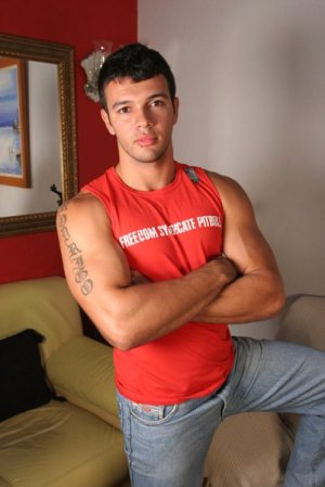 varsity_men-cale_5_9857_1.jpg