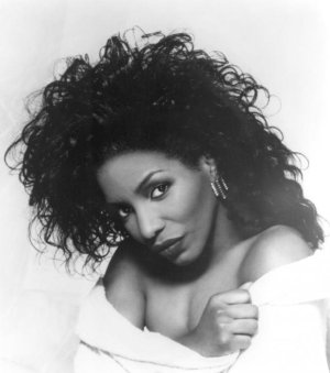 Stephanie-Mills-80s-music-41764312-708-800.jpg