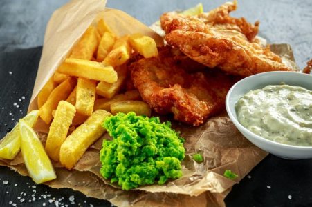 fishandchipsindoha.jpg