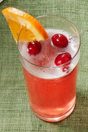 easter-cocktails-orange-cranberry-mimosa.jpg