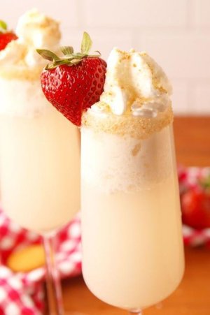 strawberry-shortcake-mimosas.jpg
