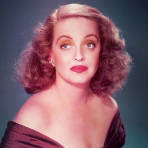 bette-davis-bh-listing-1561061562.jpg