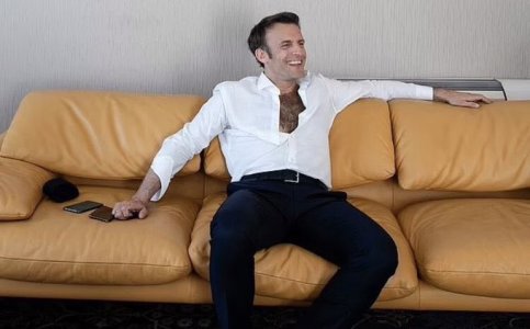 macron4.jpg
