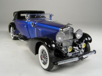 1933 Duesenberg J Victoria 02.jpg