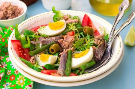 2. salade nicoise.jpg