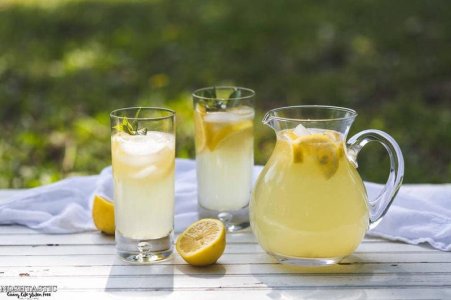 Fresh-Squeezed-Lemonade.jpg