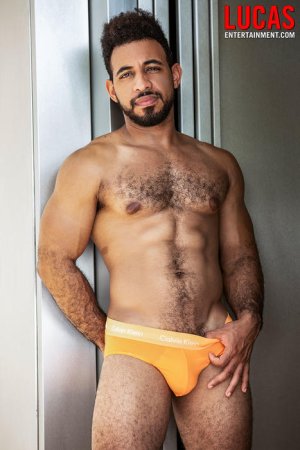 Lucas Entertainment 380_Rodrigo_Amor_09.jpg