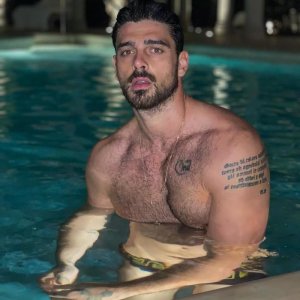 swimming pool 180329019.jpg