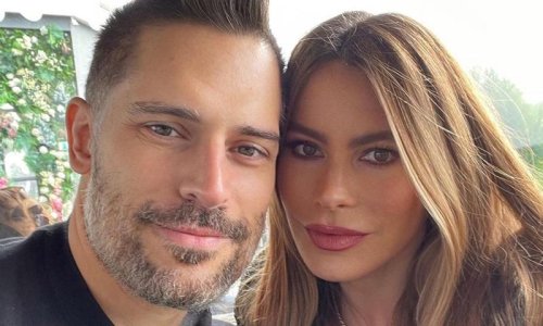 sofia-vergara-reunites-with-joe-manganiello-in-ireland.jpg