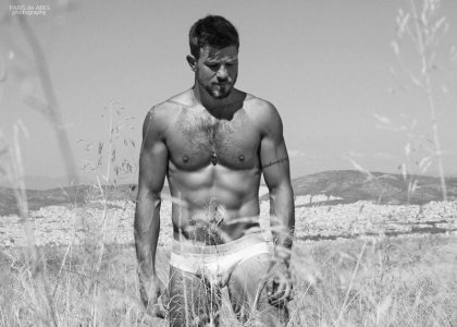 photographed by Paris de Ares 57739077.jpg